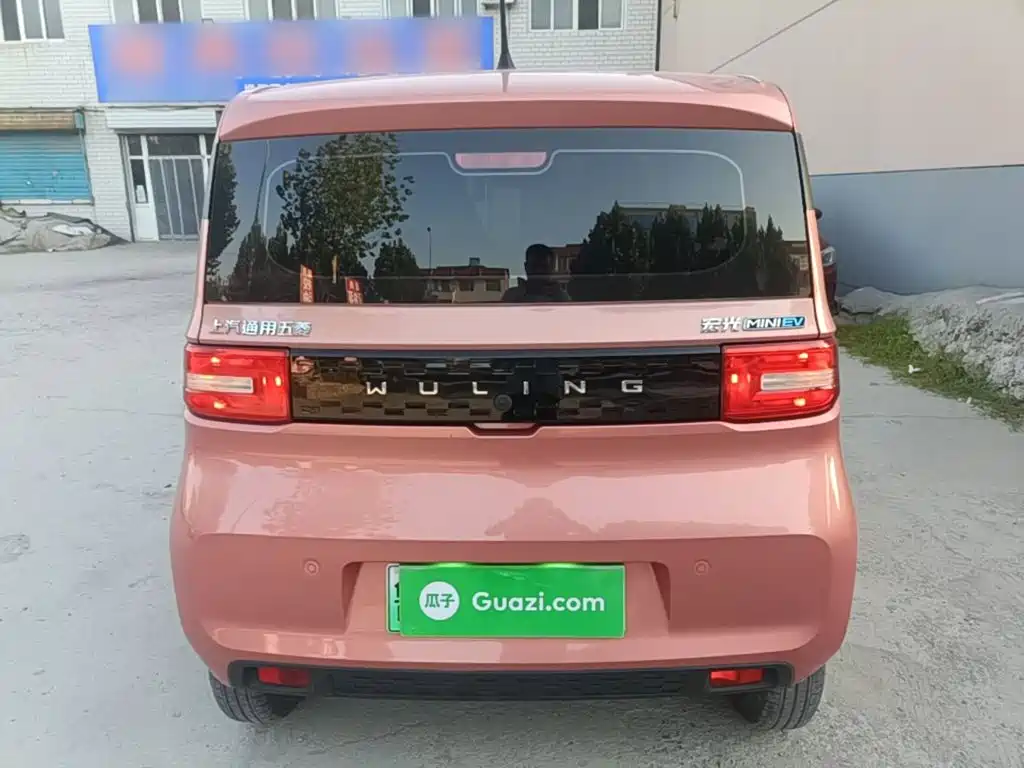 Wuling MINIEV — миниатюра 6