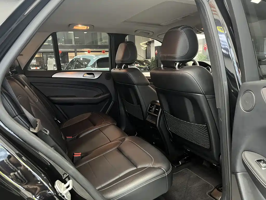 Mercedes-Benz M-Class — миниатюра 4