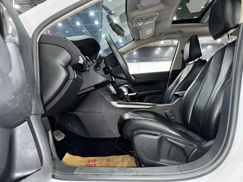 Peugeot 408 2016 1.6T AT Luxury
