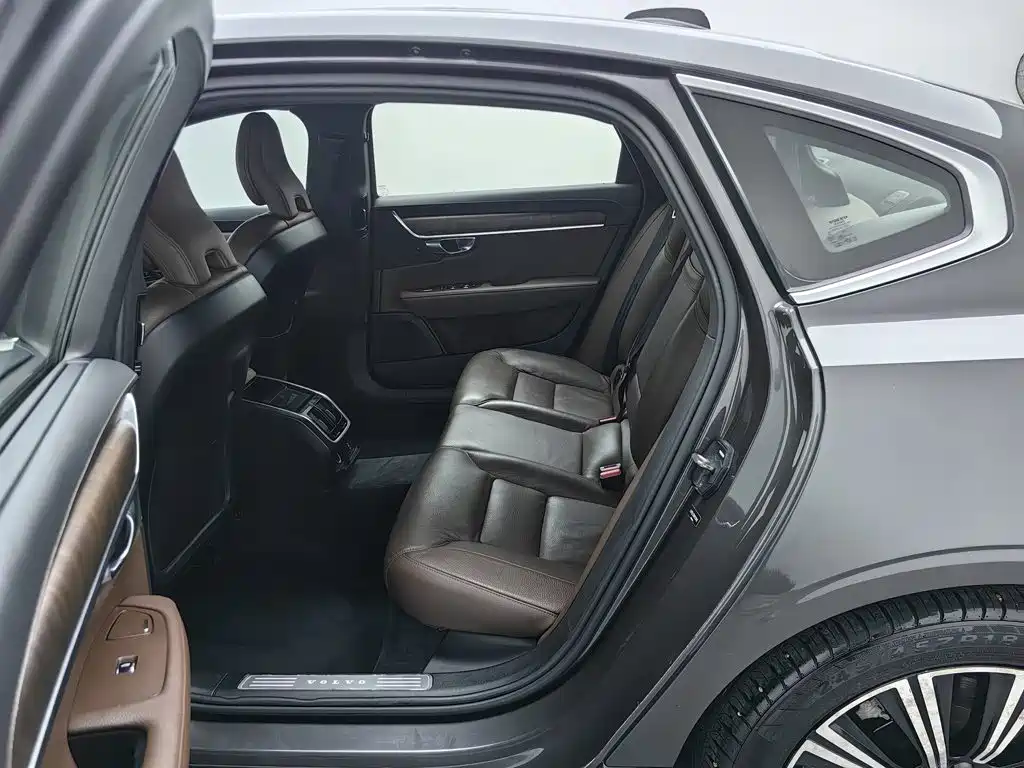 Volvo S90 — миниатюра 15