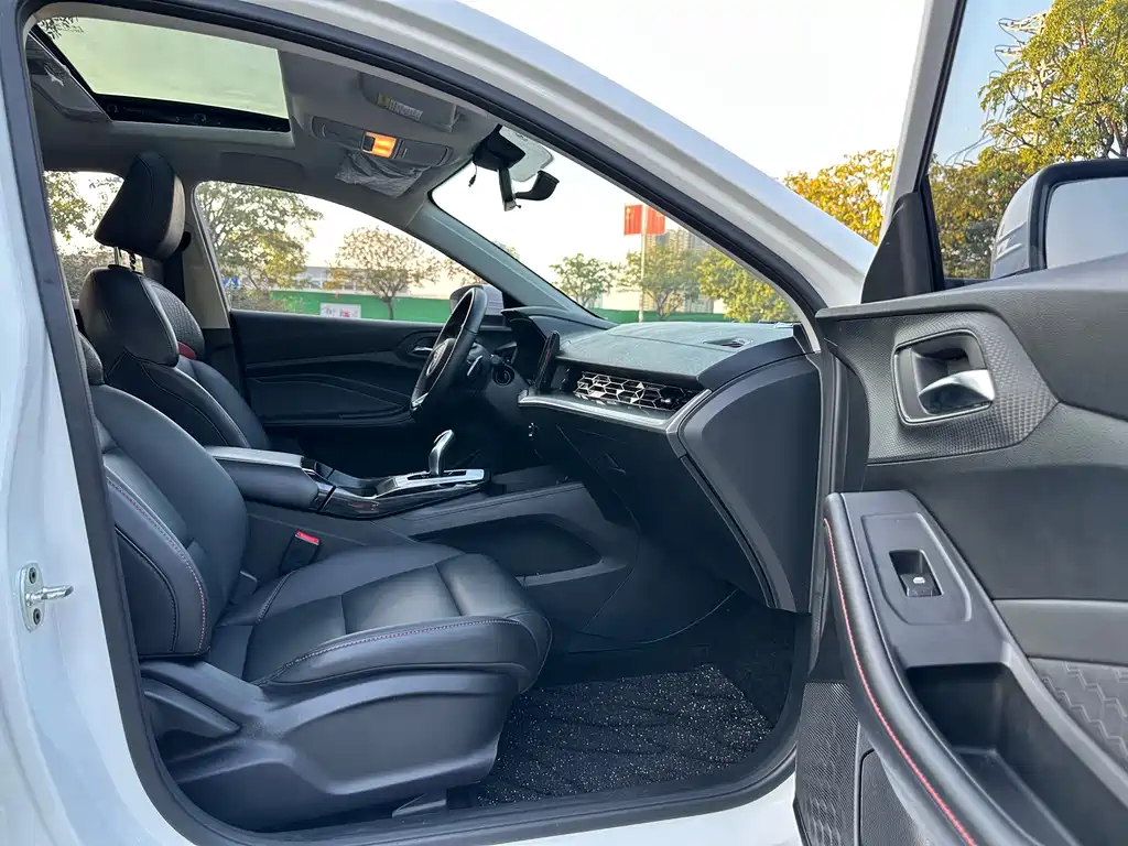MG MG5 — миниатюра 12