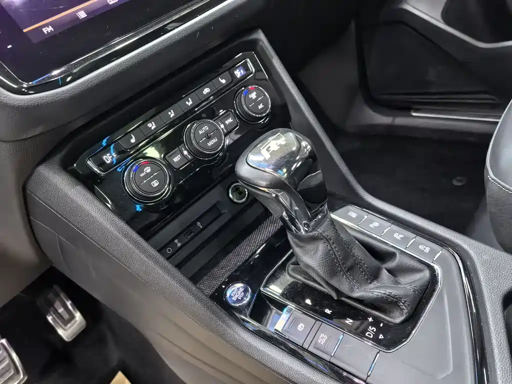 Volkswagen Tiguan L L 2020 330TSI AT R-Line Flagship VI