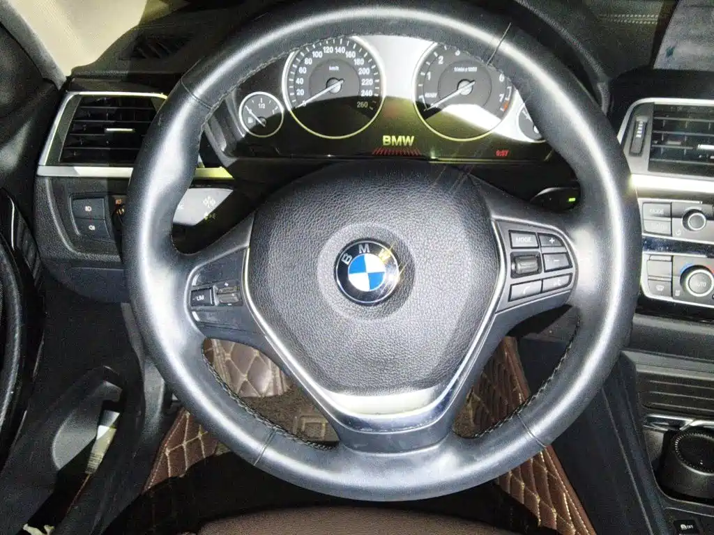 BMW 3 Series — миниатюра 3