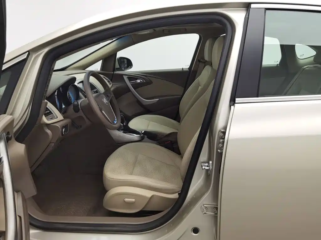 Buick Excelle — миниатюра 10