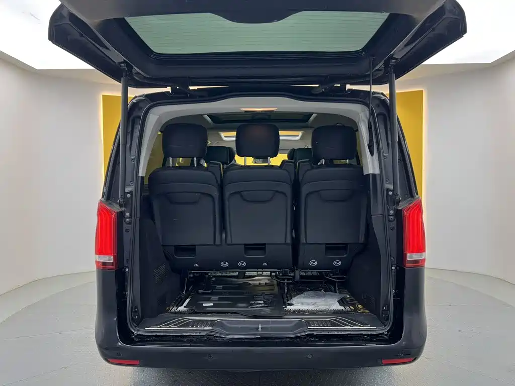 Mercedes-Benz V-Class — миниатюра 11