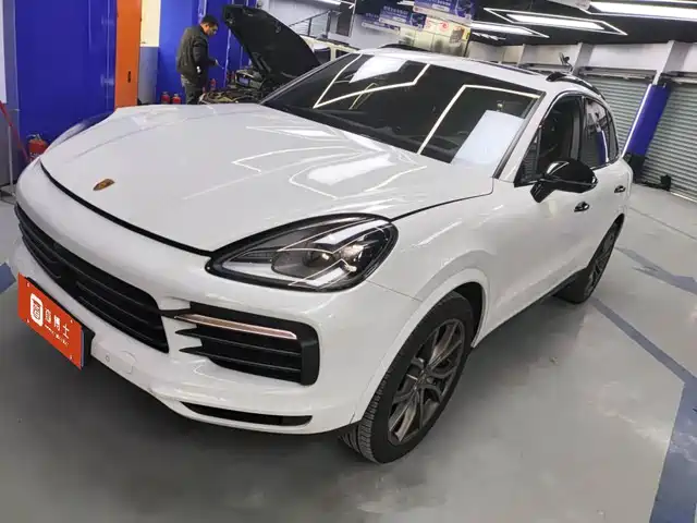 PORSCHE CAYENNE