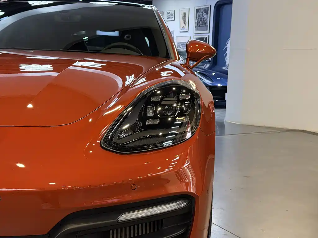 PORSCHE PANAMERA