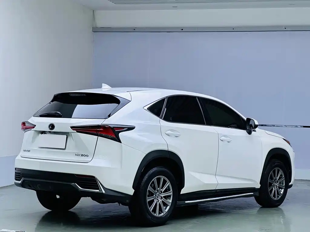 Lexus NX — миниатюра 6