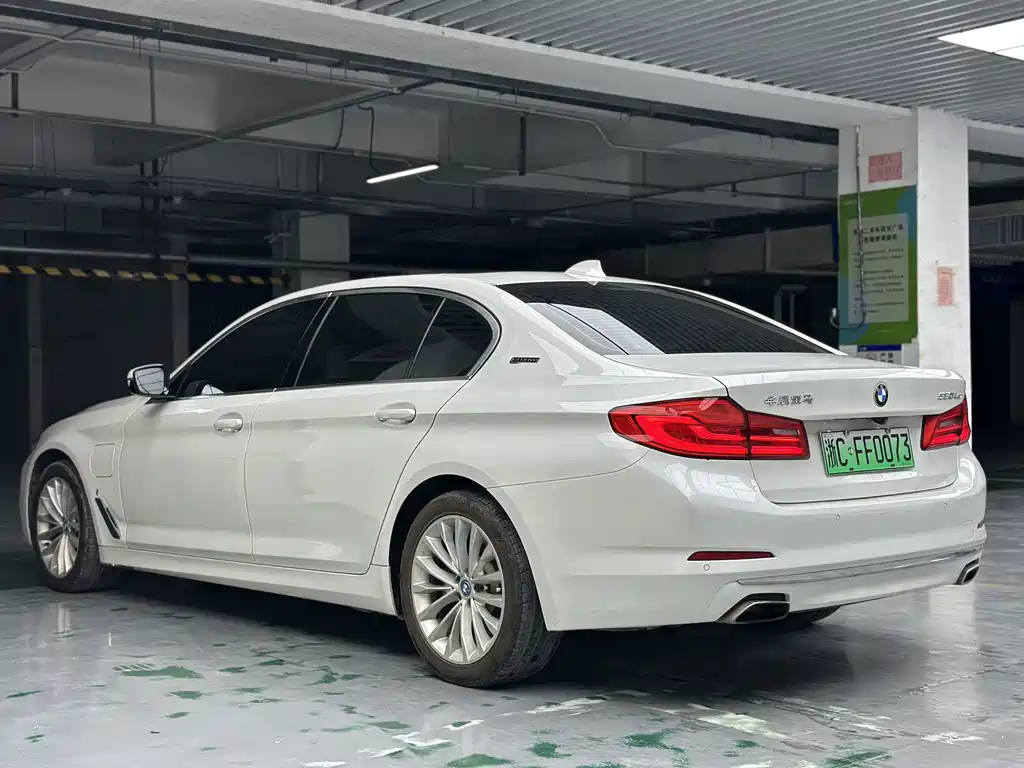 BMW 5 Series New Energy — миниатюра 6