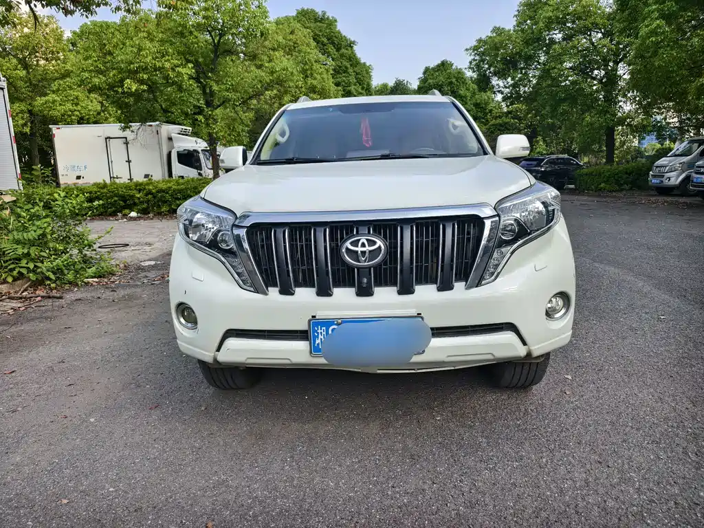 Toyota Land Cruiser Prado 2014 2.7L AT Standard