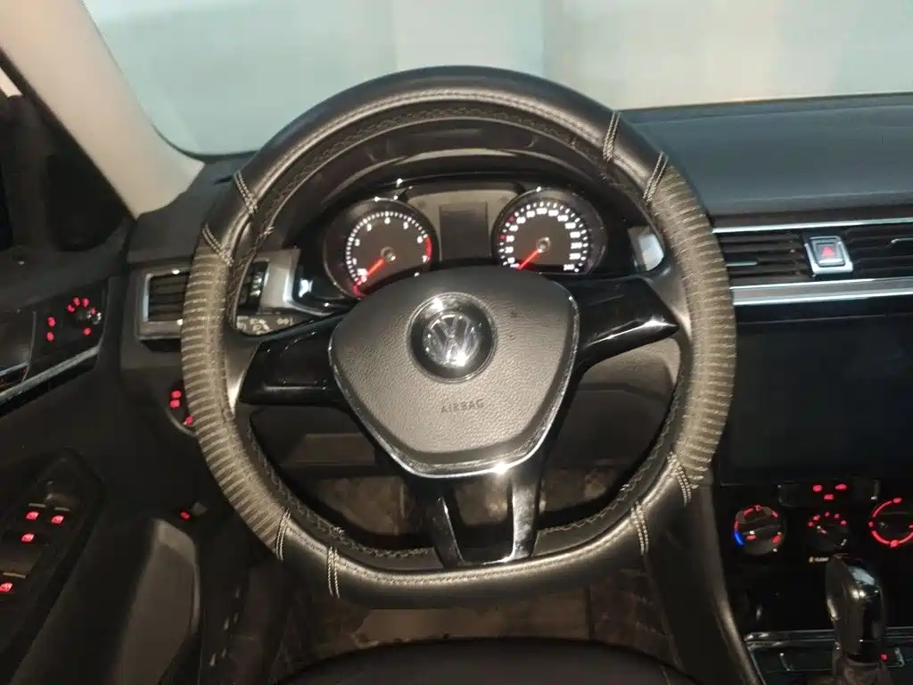 Volkswagen Bora — миниатюра 6