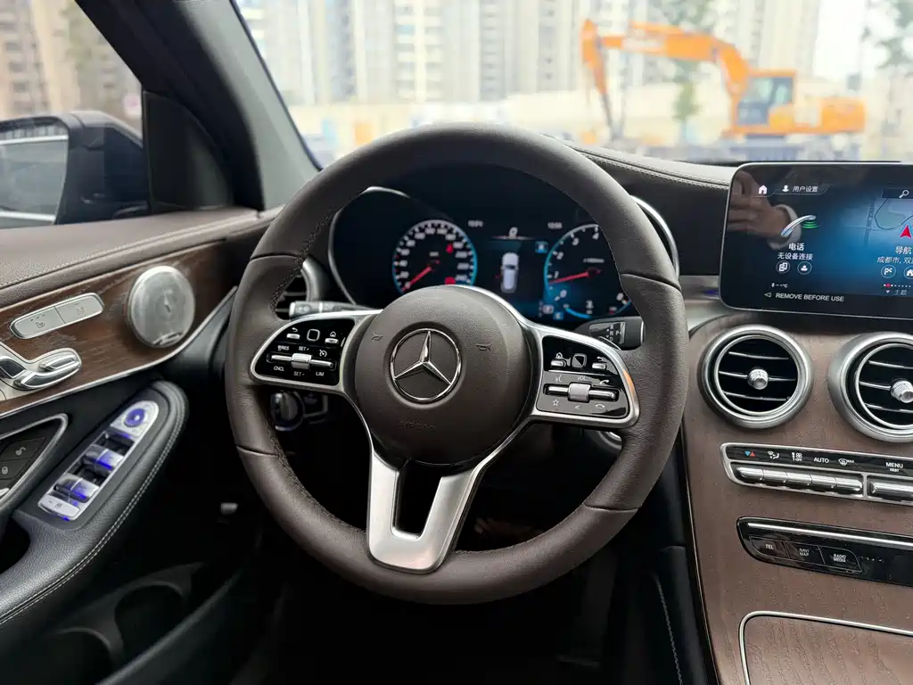 MERCEDES-BENZ GLC