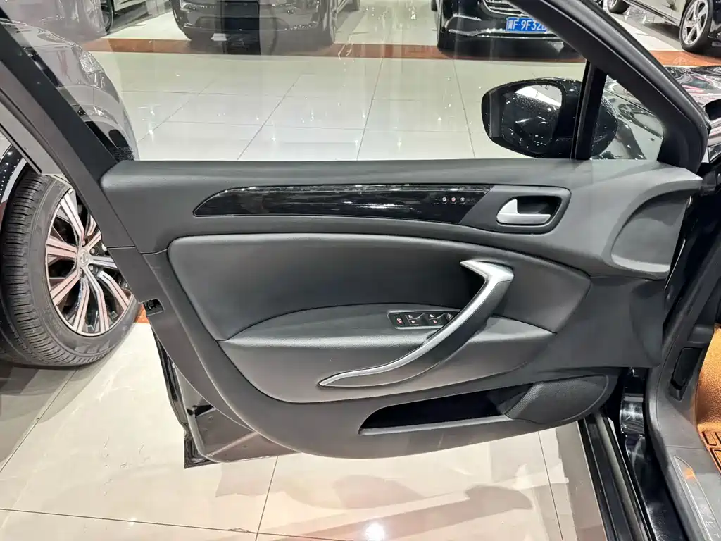 Citroen C5 — миниатюра 4