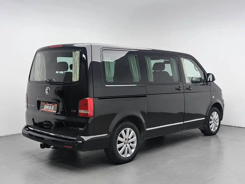 Volkswagen Multivan — миниатюра 2