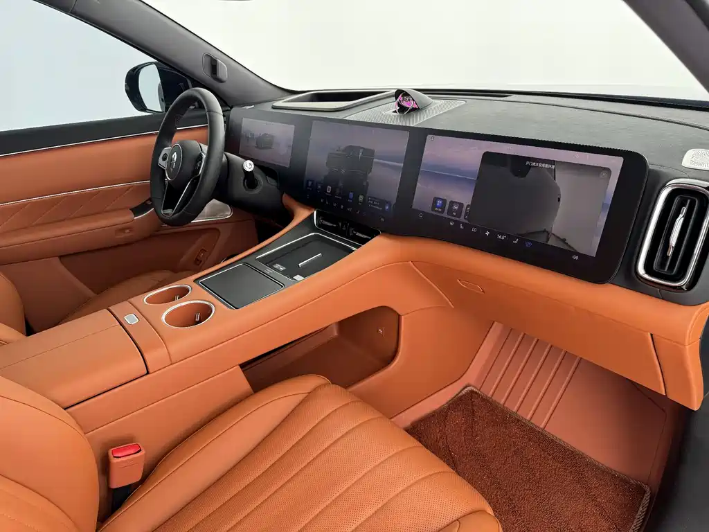 Aito M8 2025 Max+ 53.4kWh 5 мест (192 ）