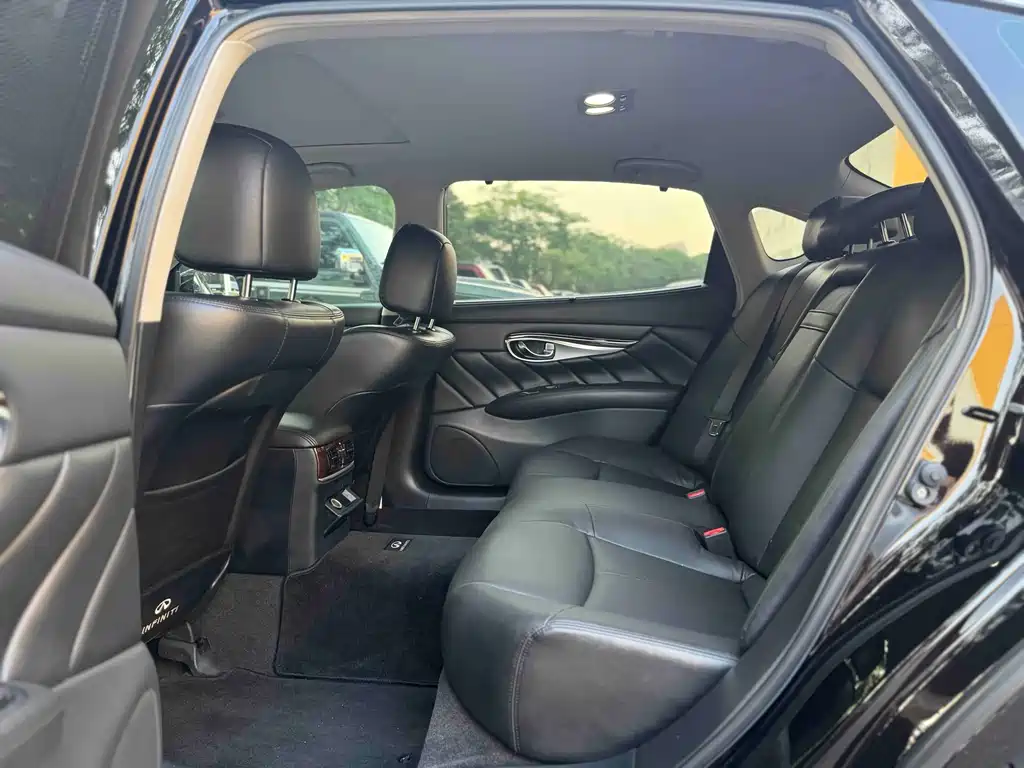 Infiniti Q70 2019 Q70L 2.0T Enjoy