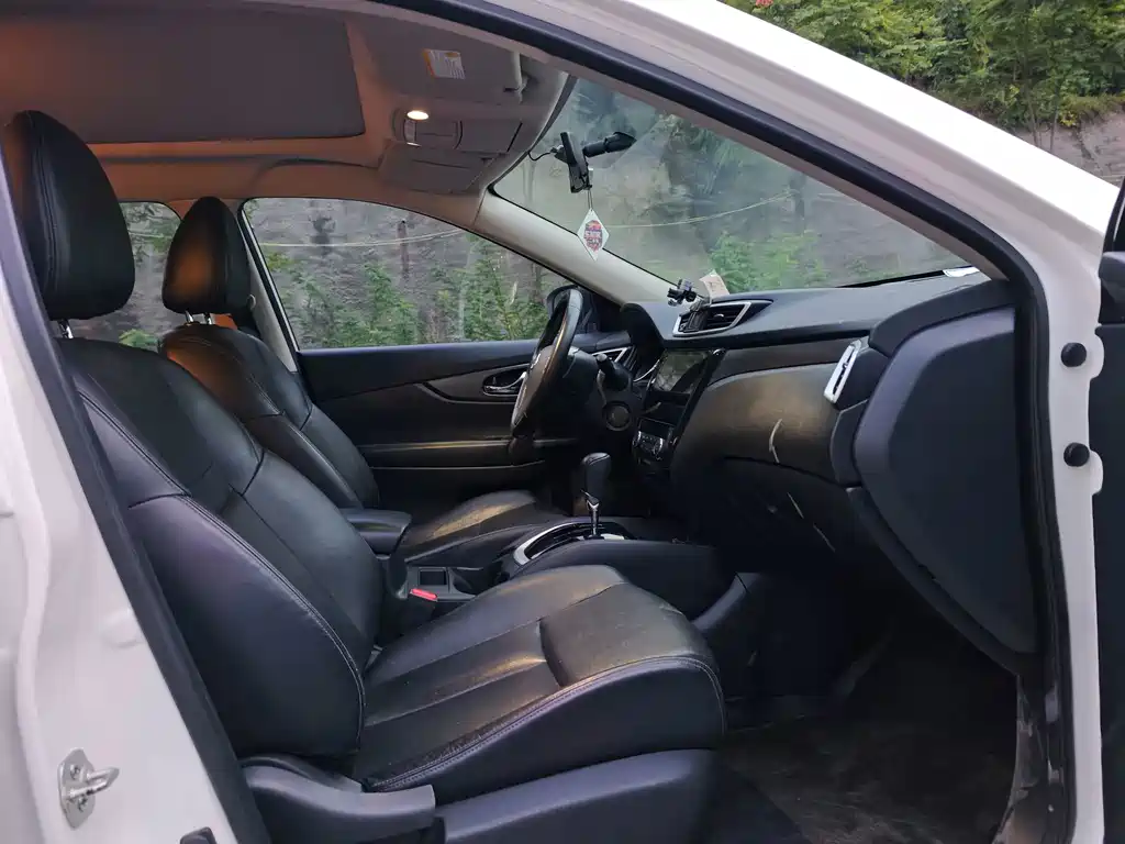 Nissan X-Trail — миниатюра 4