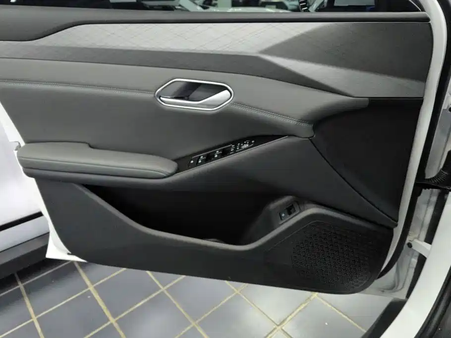 BYD Qin L — миниатюра 7