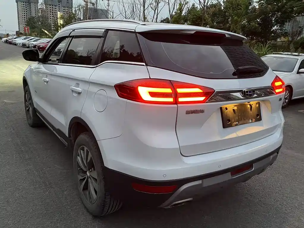Geely Boyue — миниатюра 9