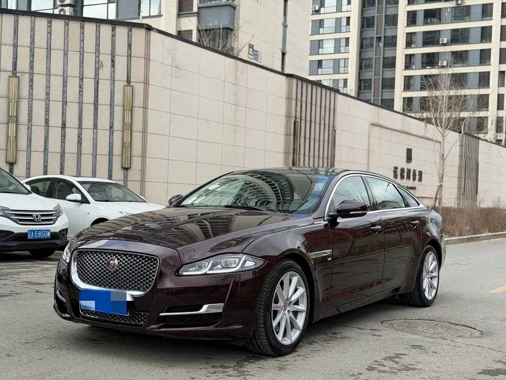 Jaguar XJ 2016