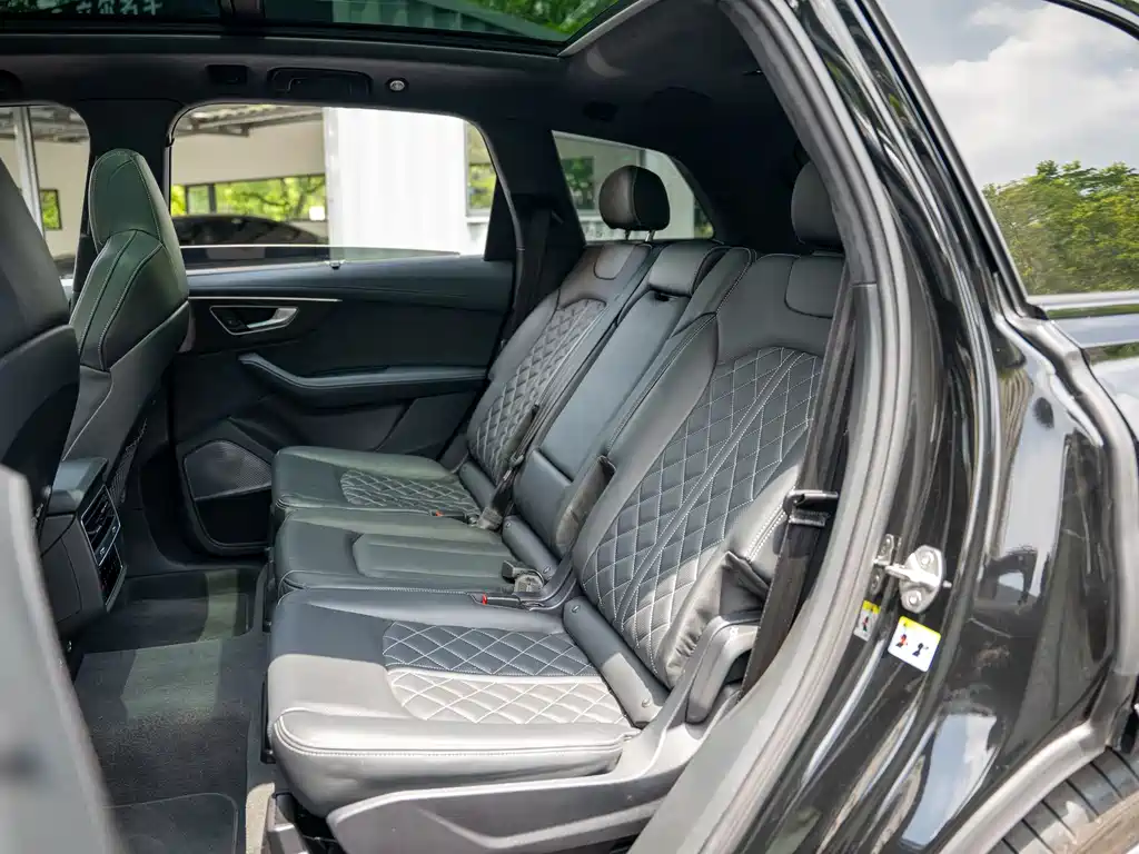 Audi SQ7 4.0 TFSI Dark Night Knight Edition, фото 15