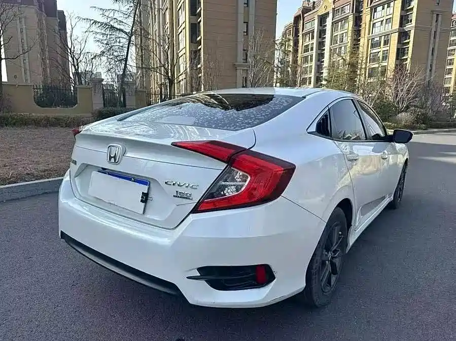 Honda Civic — миниатюра 9