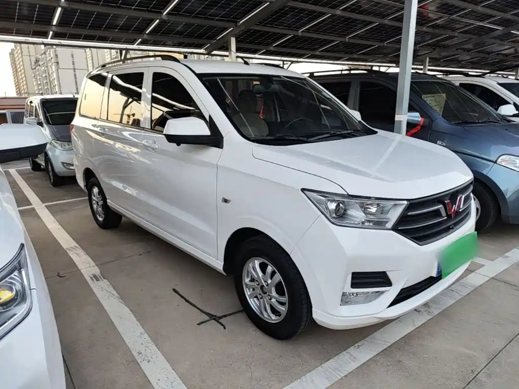 Wuling Hongguang — миниатюра 4