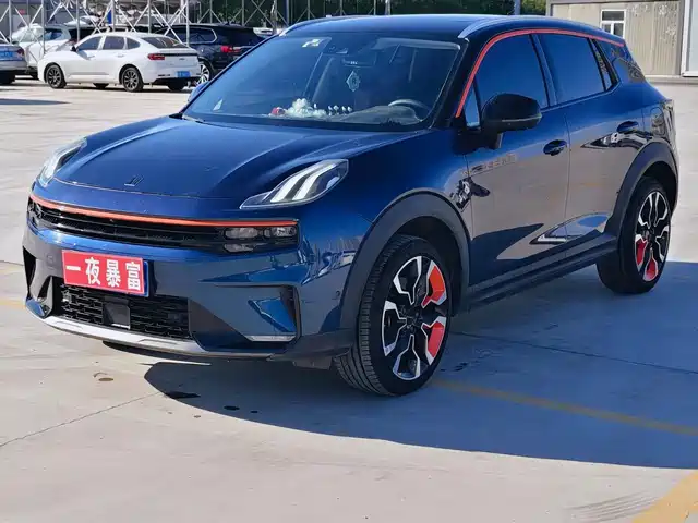 2021 Lynk & Co 06