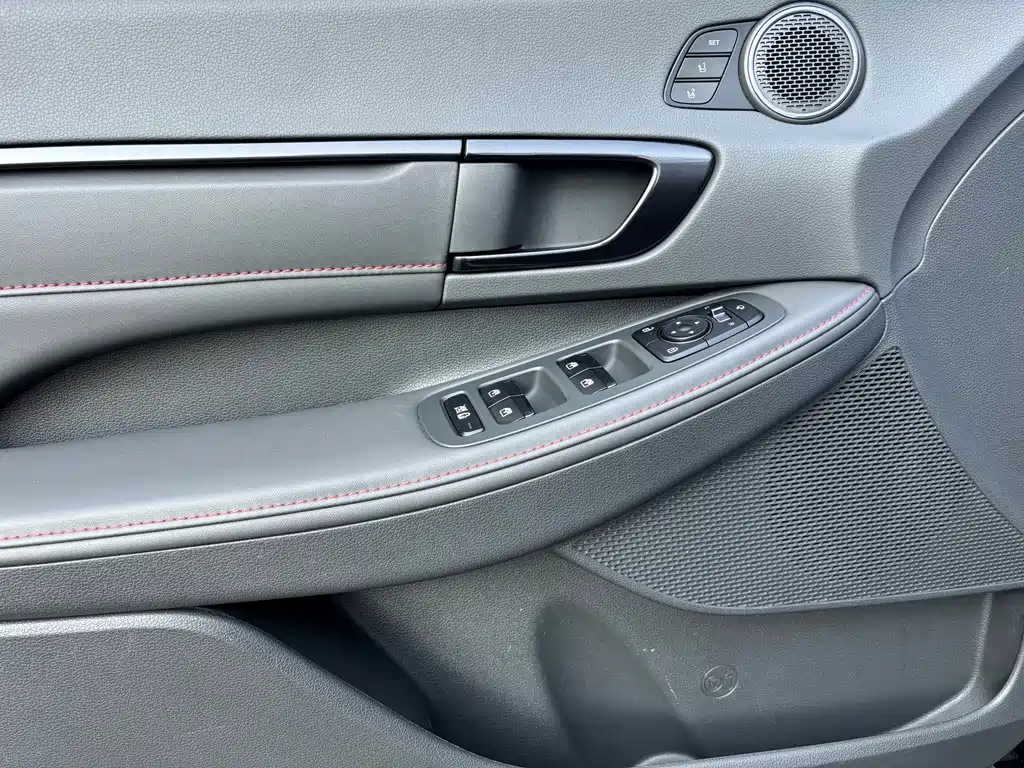Hyundai Sonata — миниатюра 14