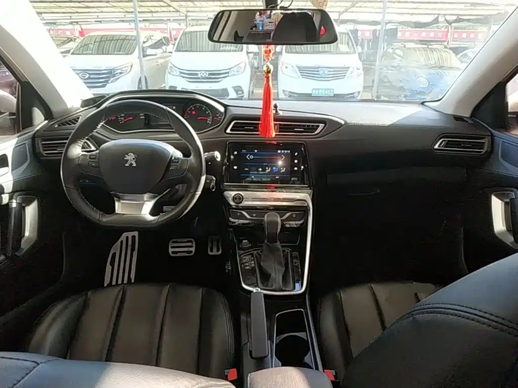 Peugeot 308 — миниатюра 10
