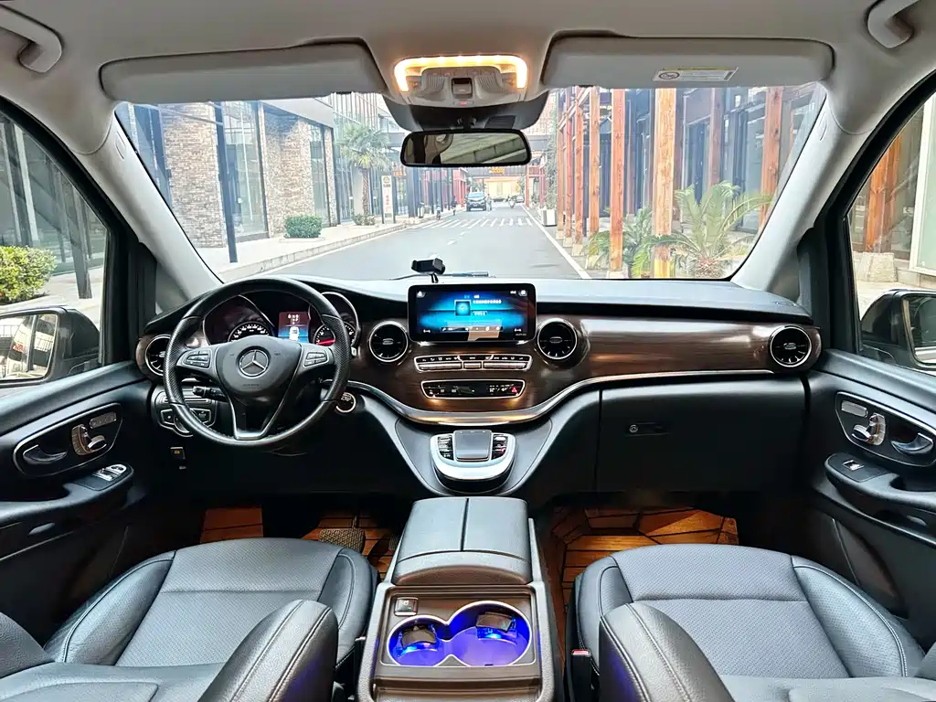 MERCEDES-BENZ V CLASS