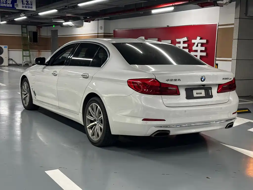BMW 5 Series New Energy — миниатюра 6