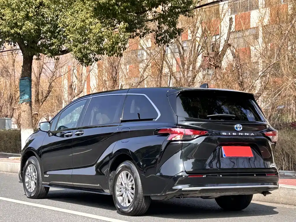 TOYOTA SIENNA