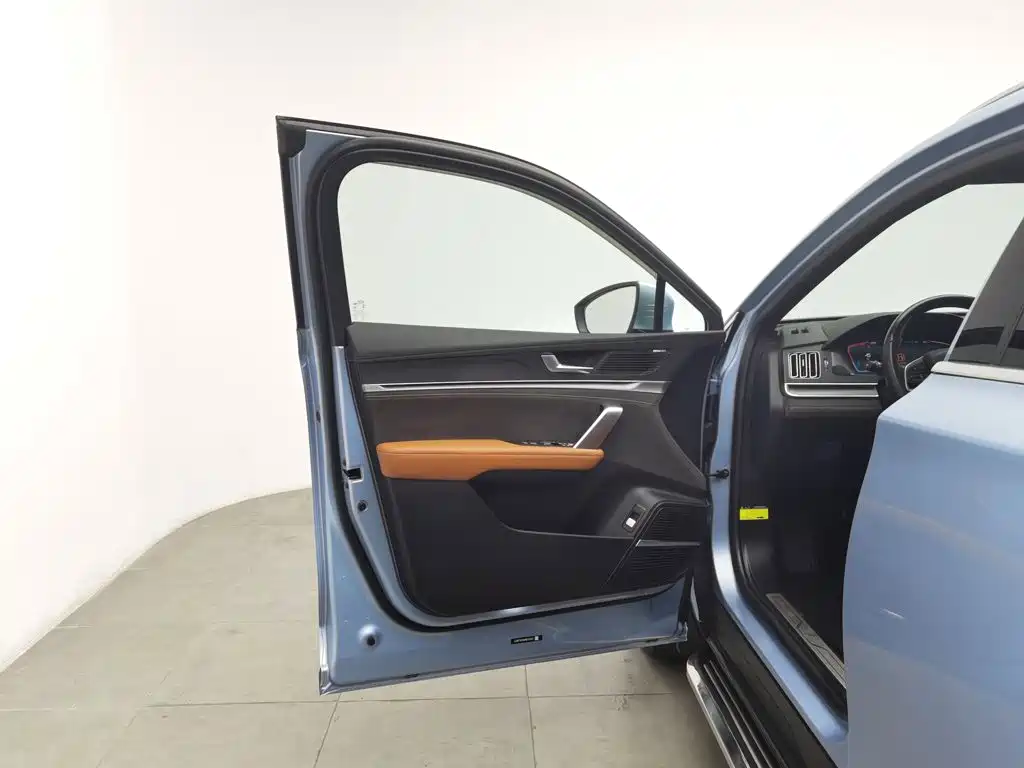 BYD Tang New Energy — миниатюра 8
