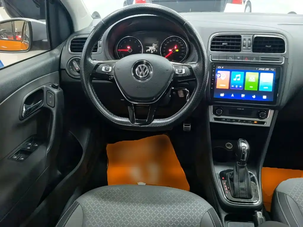 Volkswagen Polo — миниатюра 7