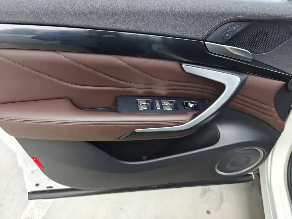 WEI PAI WEI BRAND VV7