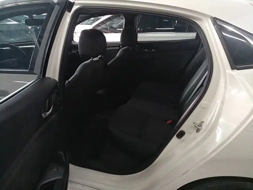 Honda Civic — миниатюра 17