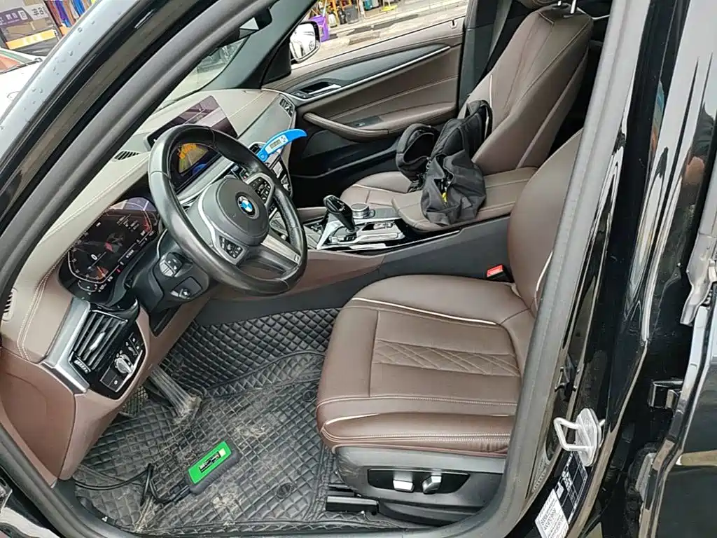 BMW 5 Series — миниатюра 15