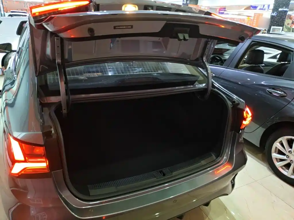 Roewe i5 — миниатюра 19