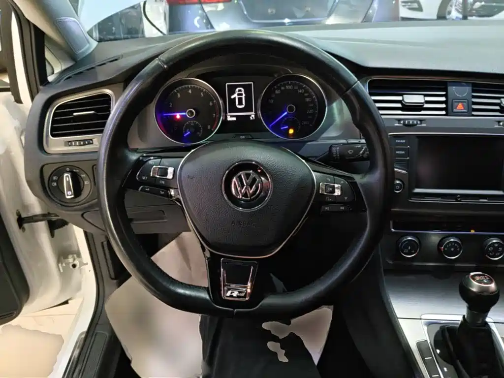Volkswagen Golf — миниатюра 11