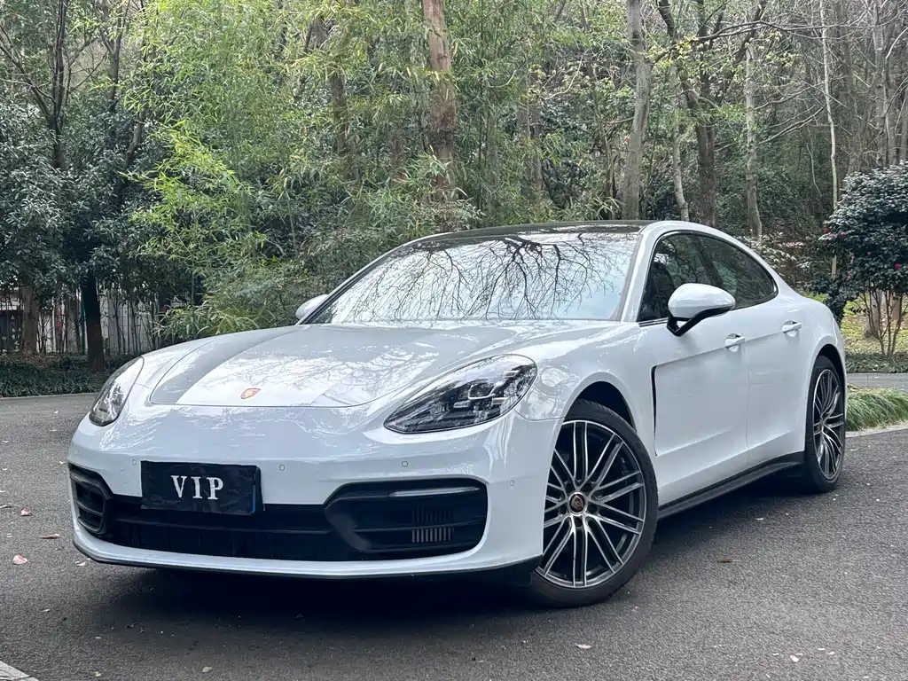 Porsche Panamera 2021