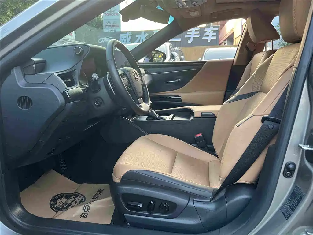 Lexus ES — миниатюра 22