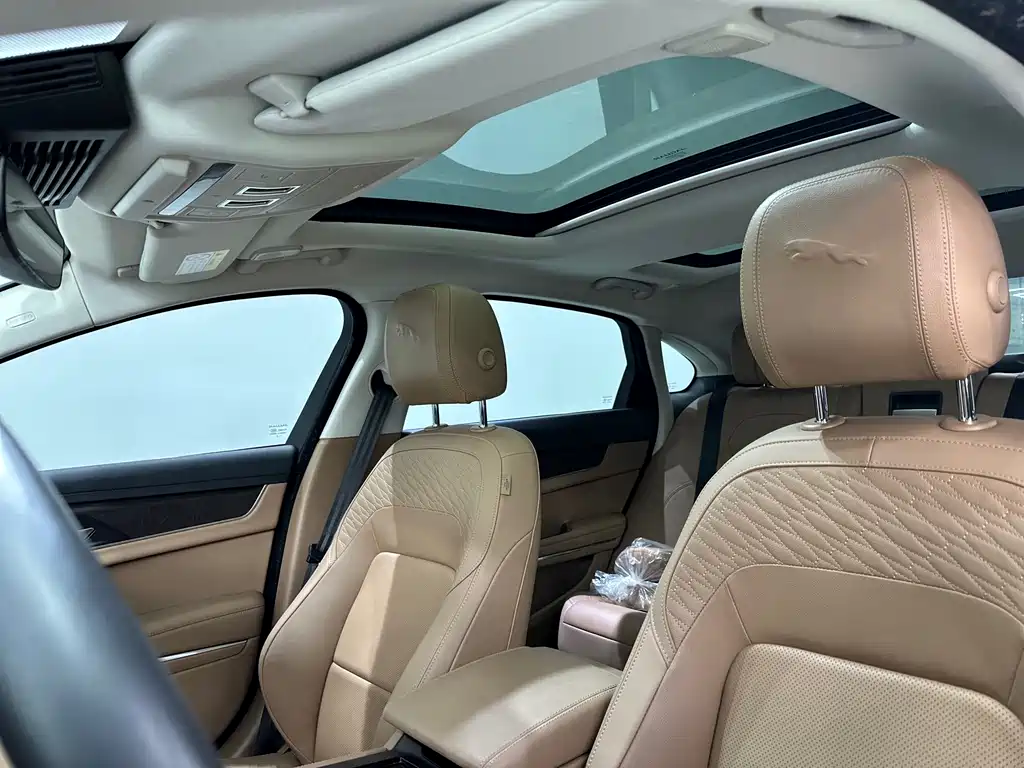 Jaguar XFL — миниатюра 10