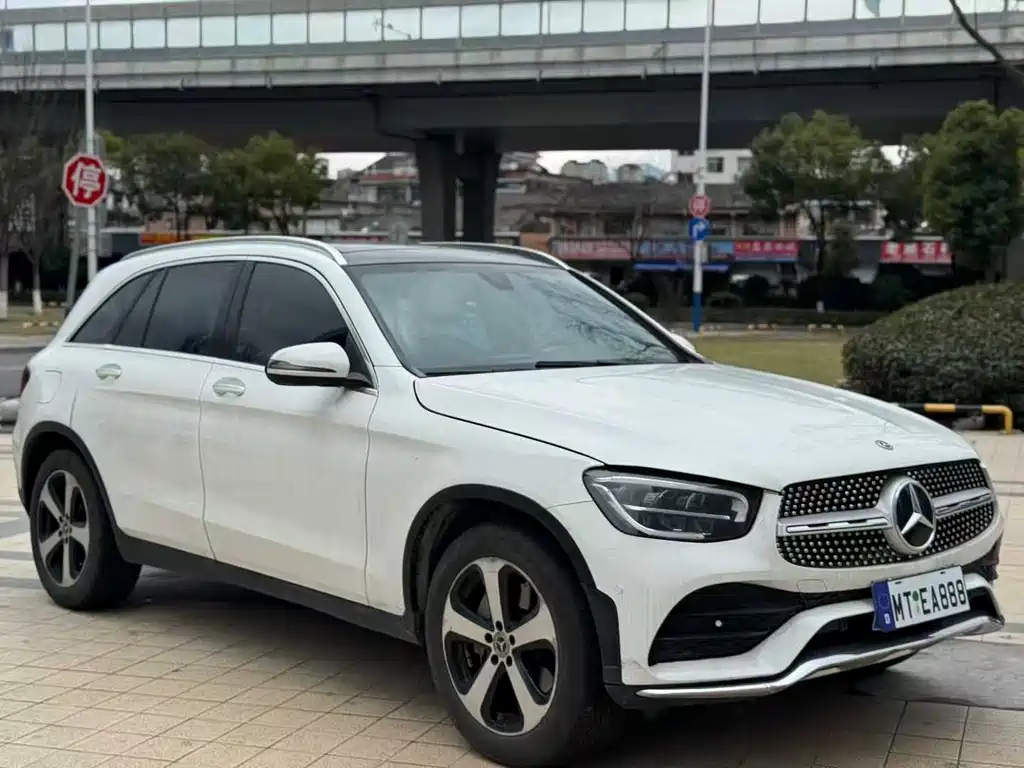 MERCEDES-BENZ GLC