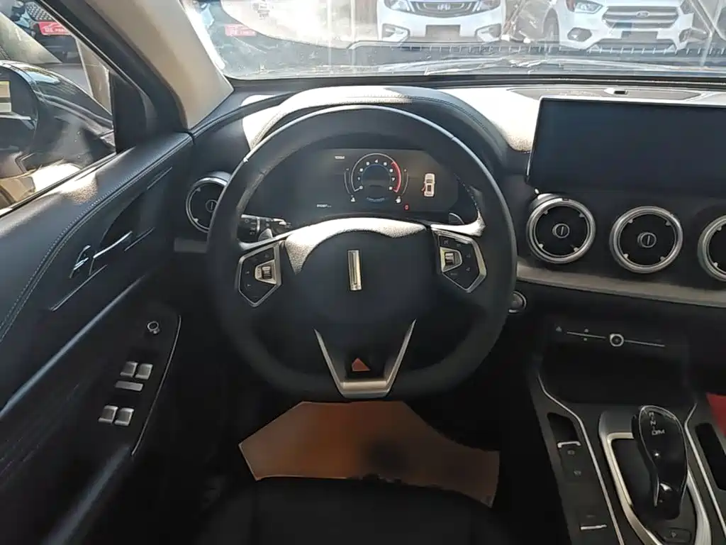 Wey Wey VV5 — миниатюра 11