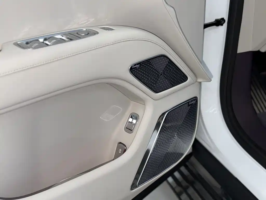 Yangwang Yangwang U8 L — миниатюра 5