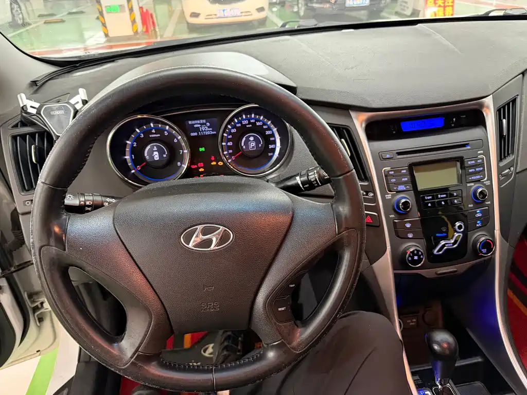 Hyundai Sonata — миниатюра 10
