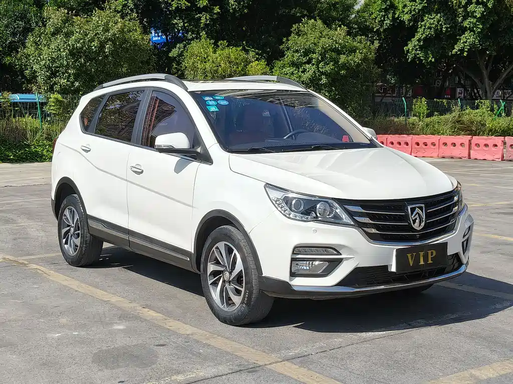 Купить Baojun 560