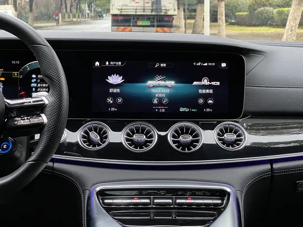 MERCEDES-BENZ AMG GT