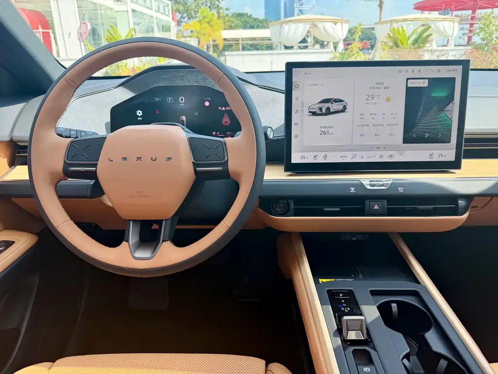 Lexus ES — миниатюра 14